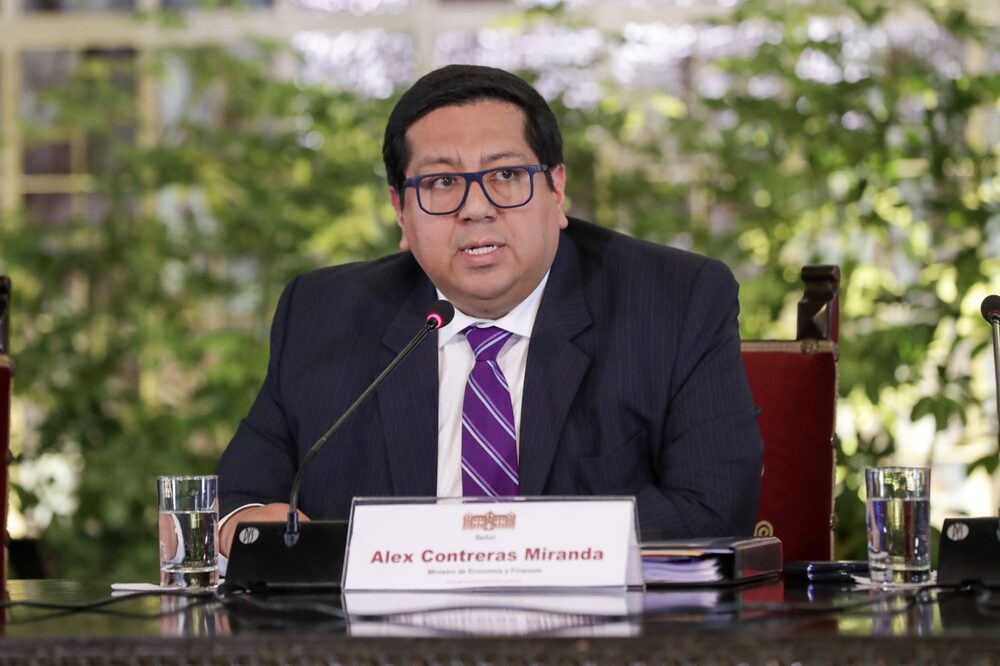 Alex Contreras, ministro de Economía. Perú ya aprobó medidas por 3.458 millones de soles para mitigar el impacto de la crisis política y social que ha afectado al país. A ello se suman ahora medidas por el posible impacto climático del Fenómeno El Niño. Alex Contreras, ministro de Economía. Perú ya aprobó medidas por 3.458 millones de soles para mitigar el impacto de la crisis política y social que ha afectado al país. A ello se suman ahora medidas por el posible impacto climático del Fenómeno El Niño.