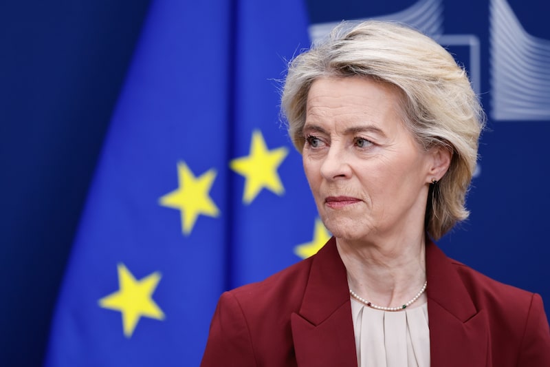 Ursula von der Leyen, presidente da Comissão Europeia, enfrenta missáo de reunir novamente apoio para o acordo para fortalecer posição do bloco geopoliticamente Ursula von der Leyen, presidente da Comissão Europeia, enfrenta missáo de reunir novamente apoio para o acordo para fortalecer posição do bloco geopoliticamente