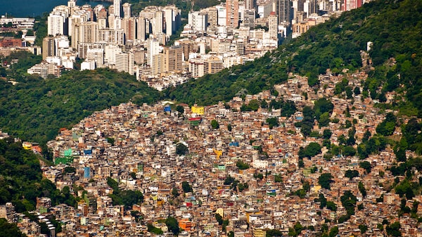 Brasil podrá excluir US$1.800 millones del objetivo fiscal para rescatar al servicio postal Brasil podrá excluir US$1.800 millones del objetivo fiscal para rescatar al servicio postal