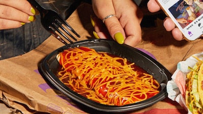 Com burrito sem alface por US$ 1, Taco Bell reduz perdas após o surto de contaminação Com burrito sem alface por US$ 1, Taco Bell reduz perdas após o surto de contaminação