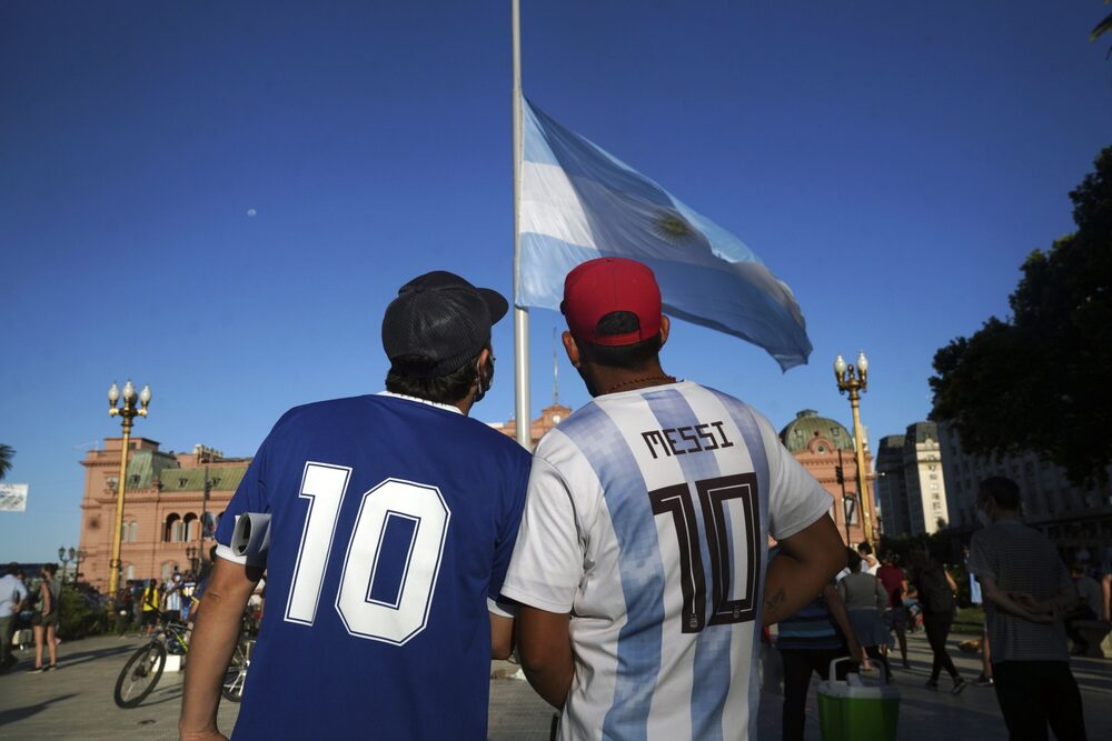 Valor da camisa usada pelo jogador no evento do gol com a ‘mão de Deus’ bateu recorde de Babe Ruth, famoso jogador de beisebol Valor da camisa usada pelo jogador no evento do gol com a ‘mão de Deus’ bateu recorde de Babe Ruth, famoso jogador de beisebol
