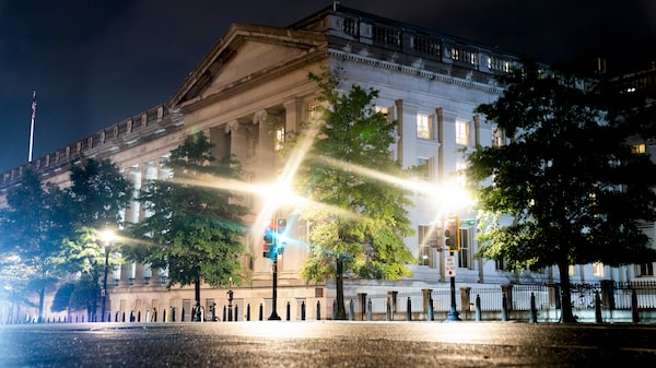 El crecimiento explosivo del mercado del Tesoro eleva el riesgo de rescates, dice Barclays El crecimiento explosivo del mercado del Tesoro eleva el riesgo de rescates, dice Barclays