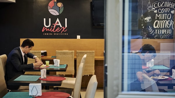 Cada vez más trabajadores en Brasil optan por llevar su almuerzo desde casa ante la inflación Cada vez más trabajadores en Brasil optan por llevar su almuerzo desde casa ante la inflación