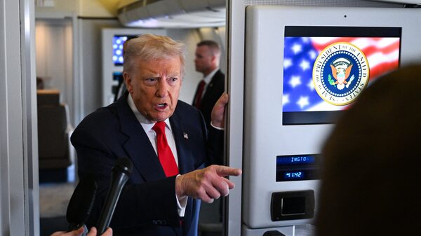 Trump mantiene presión sobre Canadá pese a disculpa de Carney por anuncio contra aranceles Trump mantiene presión sobre Canadá pese a disculpa de Carney por anuncio contra aranceles