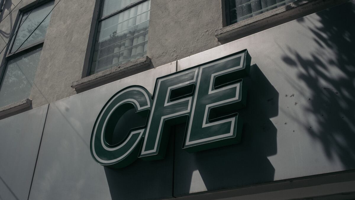 CFE obtiene línea de crédito por US$500 millones para financiar centrales eléctricas de gas natural