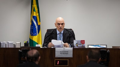 Crise de Alexandre de Moraes acirra disputa de poder no Supremo Crise de Alexandre de Moraes acirra disputa de poder no Supremo