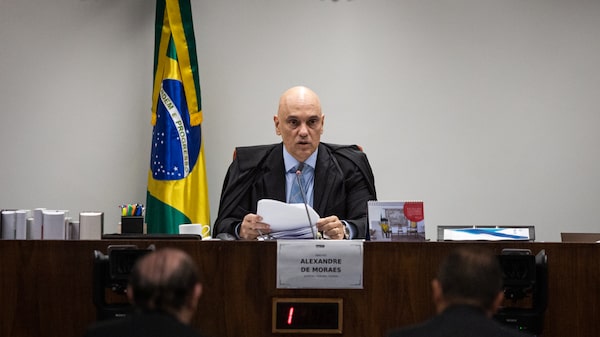 Crise de Alexandre de Moraes acirra disputa de poder no Supremo Crise de Alexandre de Moraes acirra disputa de poder no Supremo