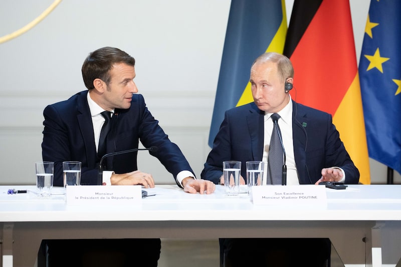 Emmanuel Macron y Vladimir Putin Emmanuel Macron y Vladimir Putin