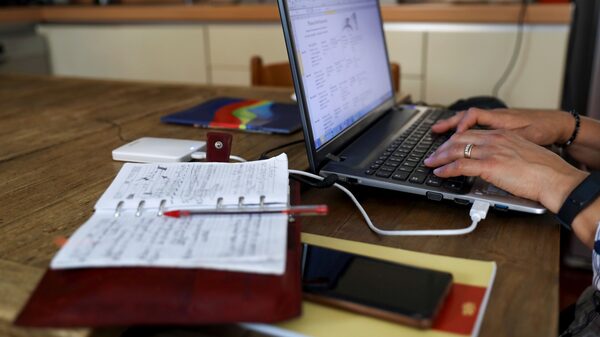 Estudo aponta efeitos da semana de quatro dias de trabalho Estudo aponta efeitos da semana de quatro dias de trabalho