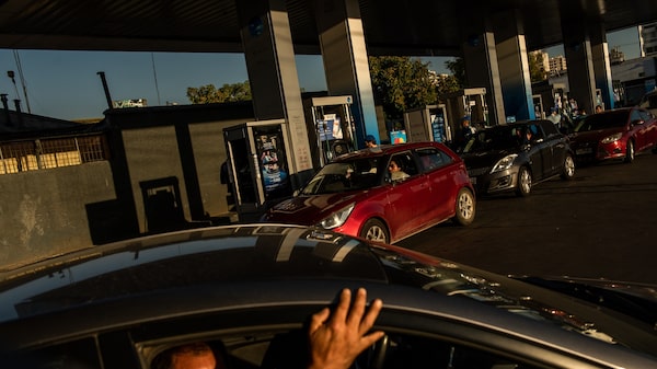 El alza récord del combustible sacude a Chile y golpea el capital político de Kast El alza récord del combustible sacude a Chile y golpea el capital político de Kast