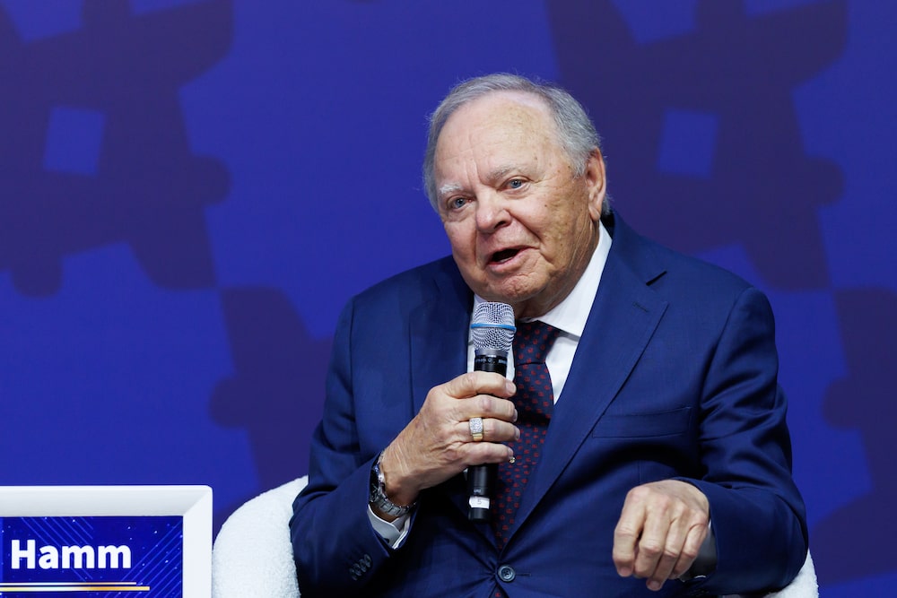 Harold Hamm, cofundador y presidente de Continental Resources Inc., habla durante la Cumbre de CEOs de la APEC en Gyeongju, Corea del Sur, el viernes 31 de octubre de 2025. La cumbre se extenderá hasta el 31 de octubre. Fotógrafo: SeongJoon Cho/Bloomberg Harold Hamm, cofundador y presidente de Continental Resources Inc., habla durante la Cumbre de CEOs de la APEC en Gyeongju, Corea del Sur, el viernes 31 de octubre de 2025. La cumbre se extenderá hasta el 31 de octubre. Fotógrafo: SeongJoon Cho/Bloomberg