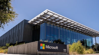 De Microsoft a Adobe: Trump suspende a ocho tecnológicas de un programa para obtener la Green Card De Microsoft a Adobe: Trump suspende a ocho tecnológicas de un programa para obtener la Green Card