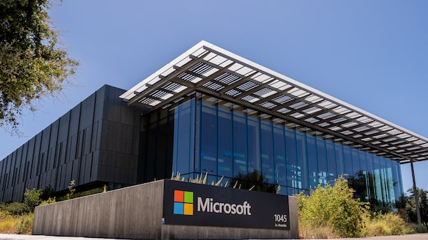 De Microsoft a Adobe: Trump suspende a ocho tecnológicas de un programa para obtener la Green Card De Microsoft a Adobe: Trump suspende a ocho tecnológicas de un programa para obtener la Green Card