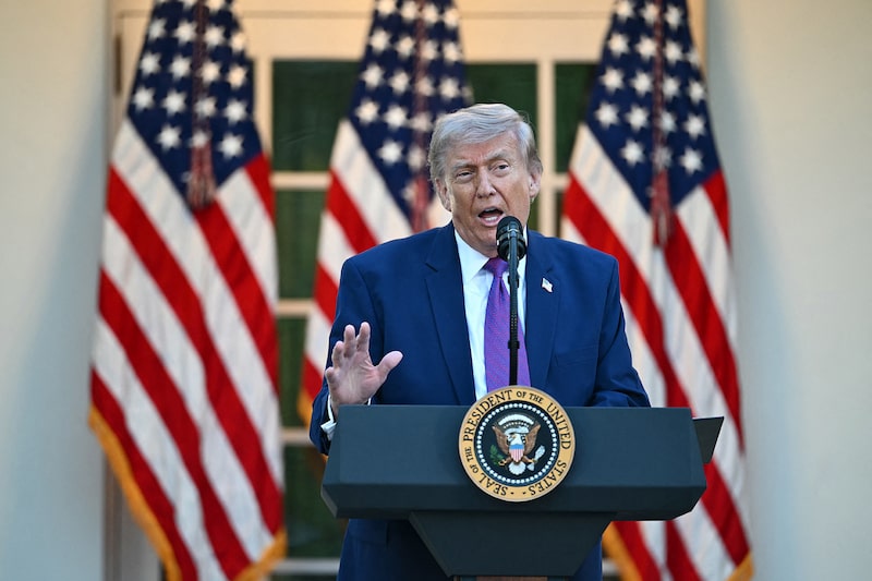 Trump promete más ataques contra Irán y dice que EE.UU. tomará la isla de Kharg. Trump promete más ataques contra Irán y dice que EE.UU. tomará la isla de Kharg.