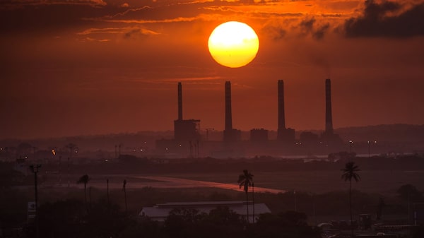 Venezuela desaira sanciones e importa componente clave de crudo Venezuela desaira sanciones e importa componente clave de crudo