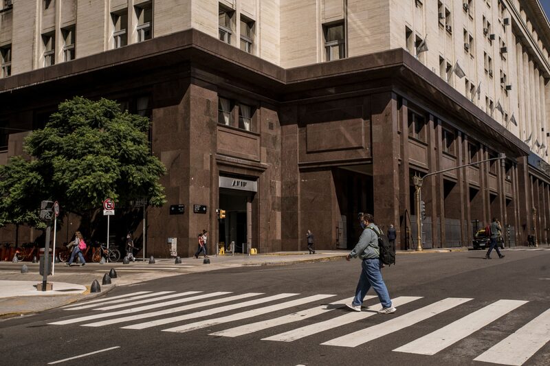 La AFIP actualizó los topes de facturación y las obligaciones mensuales de los monotributistas. La AFIP actualizó los topes de facturación y las obligaciones mensuales de los monotributistas.