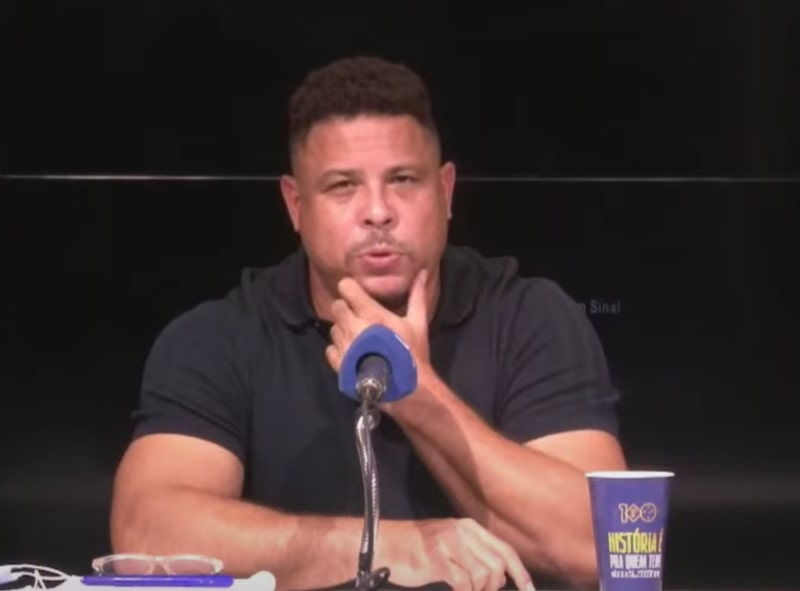Ronaldo Fenômeno começou a gestão no Cruzeiro com cortes no departamento de futebol Ronaldo Fenômeno começou a gestão no Cruzeiro com cortes no departamento de futebol
