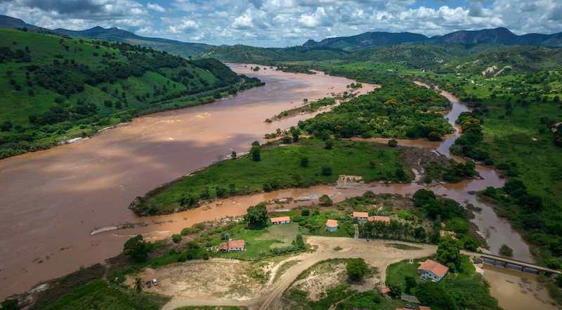 BHP e a Vale estão apoiando o plano apresentado na quarta-feira (18) por dois sindicatos de trabalhadores que representam os credores da Samarco BHP e a Vale estão apoiando o plano apresentado na quarta-feira (18) por dois sindicatos de trabalhadores que representam os credores da Samarco