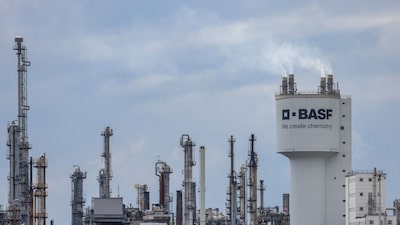 BASF prevê mais cortes em ‘ano de transição’ e recuperação só no fim de 2026, diz CEO BASF prevê mais cortes em ‘ano de transição’ e recuperação só no fim de 2026, diz CEO