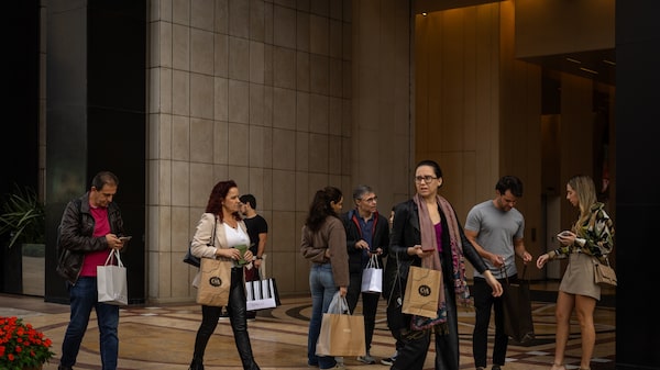 IPCA-15 registra deflação de 0,40% em agosto, mais intensa que o esperado IPCA-15 registra deflação de 0,40% em agosto, mais intensa que o esperado