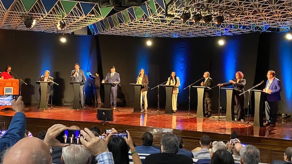 Venezolanos eligen candidato único opositor que enfrente a Maduro en las presidenciales Venezolanos eligen candidato único opositor que enfrente a Maduro en las presidenciales