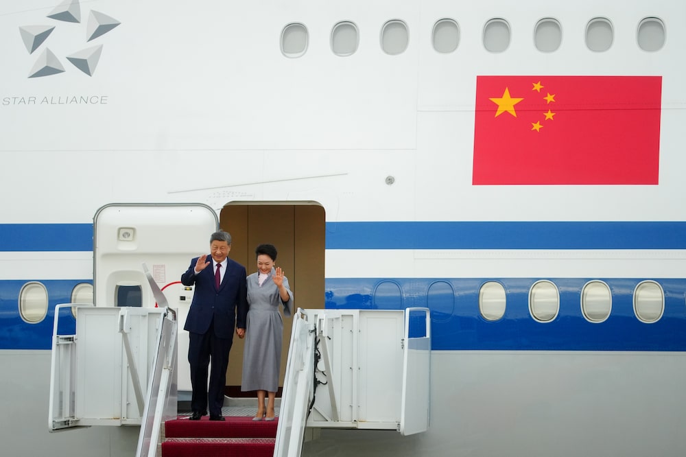 Xi Jinping, China's president, and Peng Liyuan, China's first lady, disembark their plane upon arrival at Joint Base Andrews, Maryland, US, on Wednesday, Sept. 23, 2026. Xi Jinping and Donald Trump will sit down this week to hash out a plethora of thorny issues from trade to Taiwan. One thing both sides agree on: neither can afford to tap the brakes on AI. Photographer: Al Drago/Bloomberg Xi Jinping, China's president, and Peng Liyuan, China's first lady, disembark their plane upon arrival at Joint Base Andrews, Maryland, US, on Wednesday, Sept. 23, 2026. Xi Jinping and Donald Trump will sit down this week to hash out a plethora of thorny issues from trade to Taiwan. One thing both sides agree on: neither can afford to tap the brakes on AI. Photographer: Al Drago/Bloomberg
