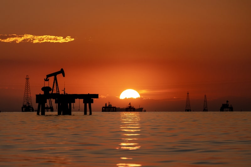 Venezuela Agrees To Grant US Exclusive Access To Oil Resources Venezuela Agrees To Grant US Exclusive Access To Oil Resources