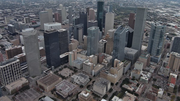 El auge y la caída del petróleo con Trump dejan a Houston con una crisis inmobiliaria El auge y la caída del petróleo con Trump dejan a Houston con una crisis inmobiliaria