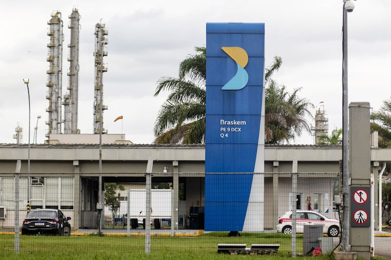Maior petroquímica da América Latina, companhia tenta reorganizar suas dívidas em meio à pressão sobre o caixa e após mudanças no controle compartilhado da companhia Maior petroquímica da América Latina, companhia tenta reorganizar suas dívidas em meio à pressão sobre o caixa e após mudanças no controle compartilhado da companhia