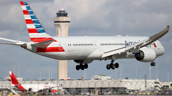 American Airlines reduz voos internacionais diante de entrega menor da Boeing American Airlines reduz voos internacionais diante de entrega menor da Boeing