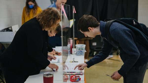 Here Are Key Races to Watch Hour by Hour as Midterm Voting Ends Here Are Key Races to Watch Hour by Hour as Midterm Voting Ends