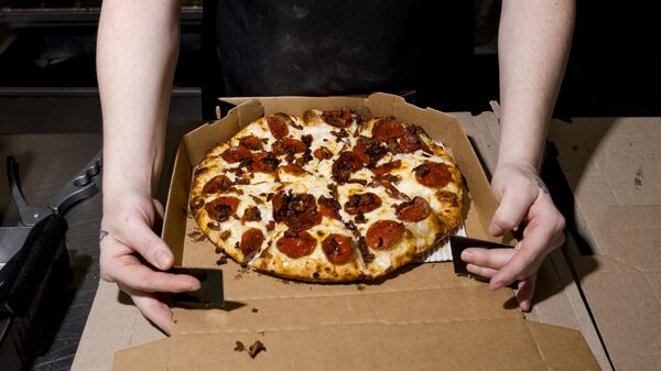 Promociones y pizzas con masa rellena impulsan los resultados de Domino’s Promociones y pizzas con masa rellena impulsan los resultados de Domino’s