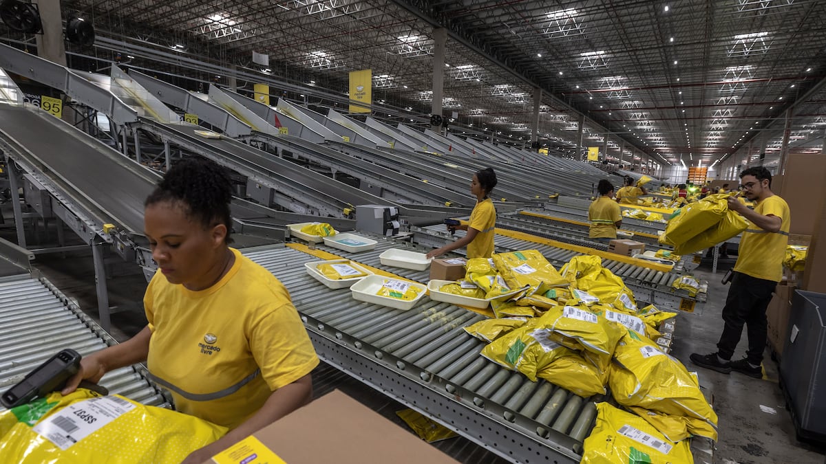MercadoLibre triplicará su capacidad logística en Chile para 2027 y promete 2.500 empleos nuevos