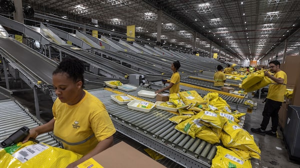 Bancos bajan precio objetivo para acciones de MercadoLibre, pero Michael Burry compra más Bancos bajan precio objetivo para acciones de MercadoLibre, pero Michael Burry compra más
