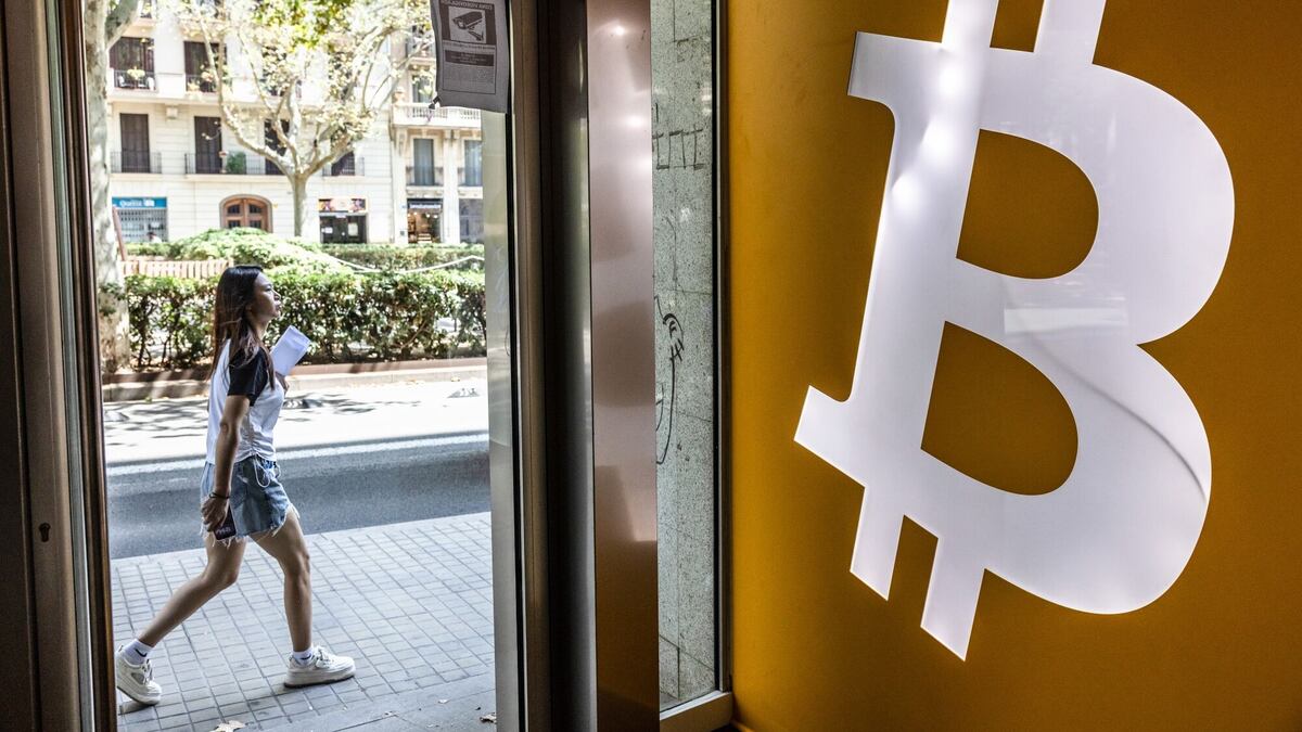 Así les fue a las principales cripto en el primer semestre: los derrumbes de bitcoin y ether