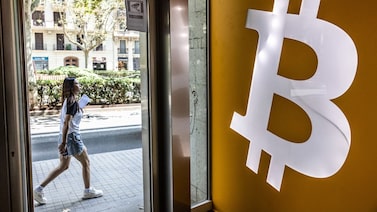 Bitcoin cae a su nivel más bajo en 21 meses por temores sobre las tasas de la Fed Bitcoin cae a su nivel más bajo en 21 meses por temores sobre las tasas de la Fed