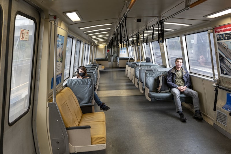 Cidades grandes, cujos trajetos são longos e demorados, são as que mais resistem para voltar ao trabalho presencial Cidades grandes, cujos trajetos são longos e demorados, são as que mais resistem para voltar ao trabalho presencial