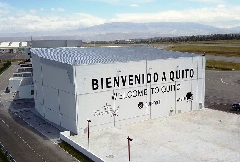 Foto referencial del Aeropuerto Mariscal Sucre de Quito. Foto referencial del Aeropuerto Mariscal Sucre de Quito.