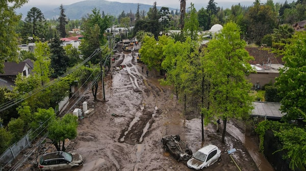Chile activa alertas por tormentas y granizo en la capital tras recientes deslizamientos Chile activa alertas por tormentas y granizo en la capital tras recientes deslizamientos