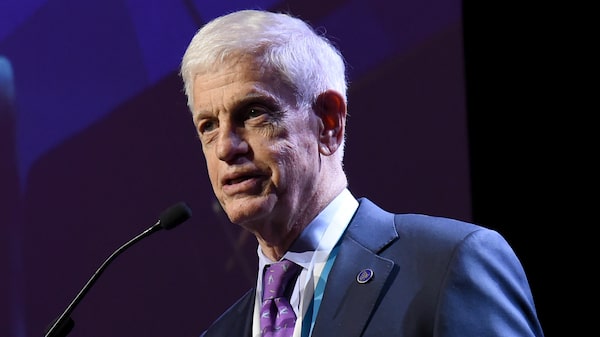El veterano inversionista Mario Gabelli respalda a Paramount en la competencia por Warner El veterano inversionista Mario Gabelli respalda a Paramount en la competencia por Warner