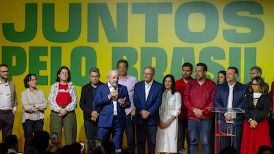 “Estaba convencido de que ganaría en la primera vuelta”: Lula busca remontar ante Flávio Bolsonaro “Estaba convencido de que ganaría en la primera vuelta”: Lula busca remontar ante Flávio Bolsonaro