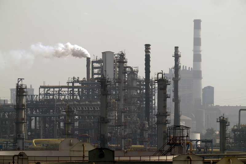 Refineries in Mumbai as Indian Refiners Eye Russian Oil Again Amid Iran Crisis Refineries in Mumbai as Indian Refiners Eye Russian Oil Again Amid Iran Crisis