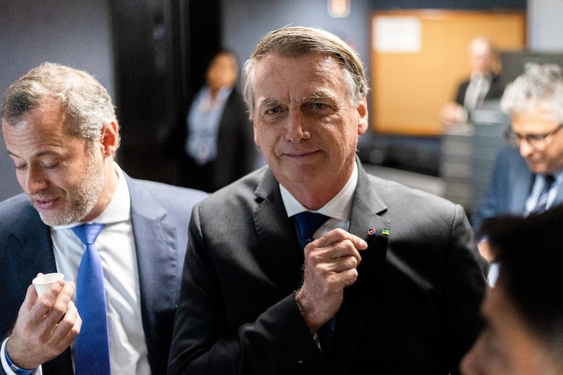 Jair Bolsonaro durante un receso en la Corte Suprema en Brasilia en junio. Fotógrafo: Arthur Menescal/Bloomberg.  Jair Bolsonaro durante un receso en la Corte Suprema en Brasilia en junio. Fotógrafo: Arthur Menescal/Bloomberg.