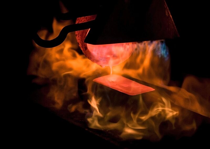 El platino recortó una subida anterior de más del 2% que lo llevó a alcanzar su nivel más alto en más de una década. El platino recortó una subida anterior de más del 2% que lo llevó a alcanzar su nivel más alto en más de una década.