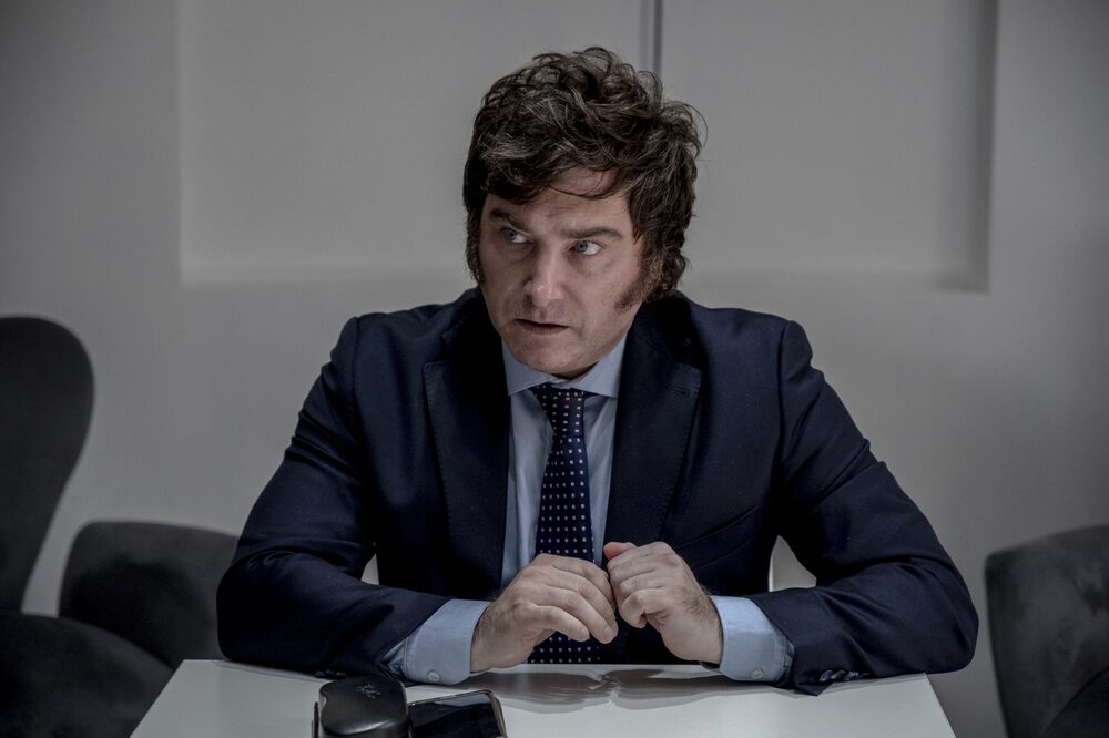 Milei ganó popularidad tras sus duros intercambios con expertos de izquierdas en populares programas de entrevistas.Fotógrafo: Erica Canepa/Bloomberg Milei ganó popularidad tras sus duros intercambios con expertos de izquierdas en populares programas de entrevistas.Fotógrafo: Erica Canepa/Bloomberg