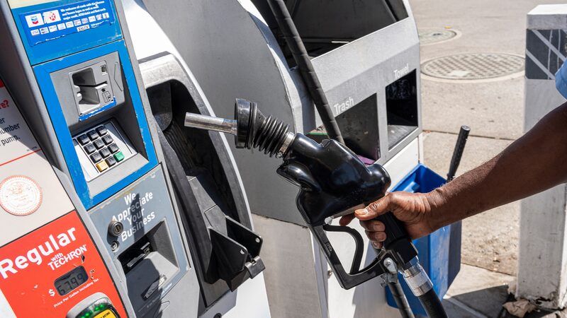 Alta da gasolina e da inflação? Guerra no Irã eleva os riscos para a economia dos EUA Alta da gasolina e da inflação? Guerra no Irã eleva os riscos para a economia dos EUA