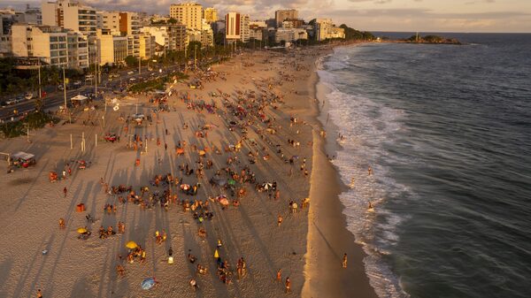 Turismo cresce no mundo mesmo com os preços de passagens e hotéis nas alturas Turismo cresce no mundo mesmo com os preços de passagens e hotéis nas alturas