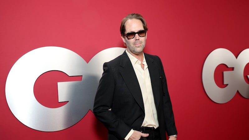 Meta contrata líder de design da Apple para fortalecer ambição em IA, dizem fontes Meta contrata líder de design da Apple para fortalecer ambição em IA, dizem fontes