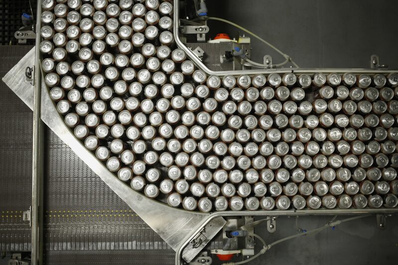 busca alternativas como diversificación de proveedores para evitar trasladar costos adicionales al consumidor final por el alza del aluminio. busca alternativas como diversificación de proveedores para evitar trasladar costos adicionales al consumidor final por el alza del aluminio.