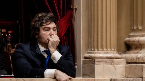 Fim da euforia com Milei? Argentina fica de fora de alta de ações da América Latina Fim da euforia com Milei? Argentina fica de fora de alta de ações da América Latina